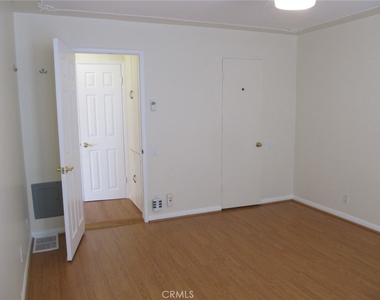 2035 4th Street - Photo Thumbnail 7
