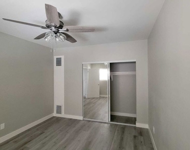 530 S Normandie Avenue - Photo Thumbnail 10