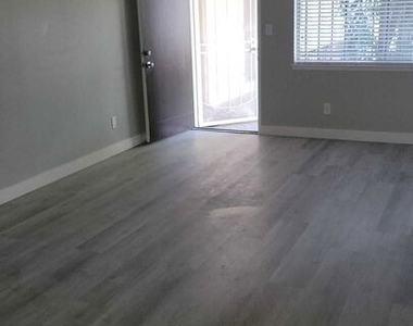 530 S Normandie Avenue - Photo Thumbnail 3