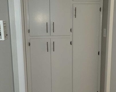 530 S Normandie Avenue - Photo Thumbnail 5