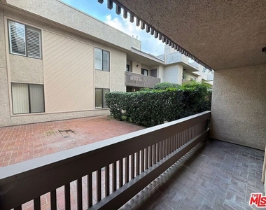 15215 Magnolia Boulevard - Photo Thumbnail 14