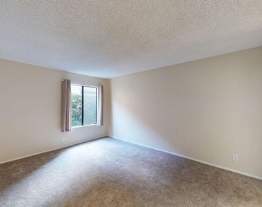 15215 Magnolia Boulevard - Photo Thumbnail 8