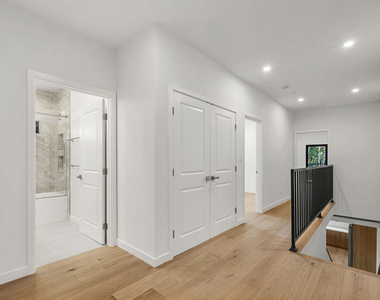 824 N Orange Grove Avenue - Photo Thumbnail 10