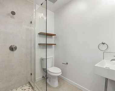 824 N Orange Grove Avenue - Photo Thumbnail 24