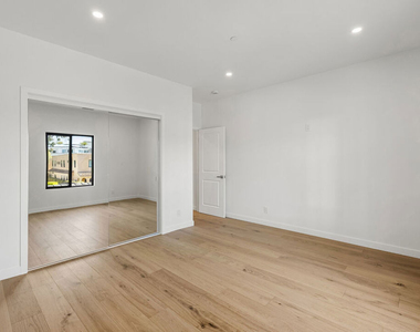 824 N Orange Grove Avenue - Photo Thumbnail 21