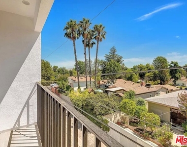 5752 Kester Avenue - Photo Thumbnail 16