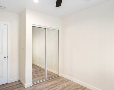 601 W 49th Street - Photo Thumbnail 9