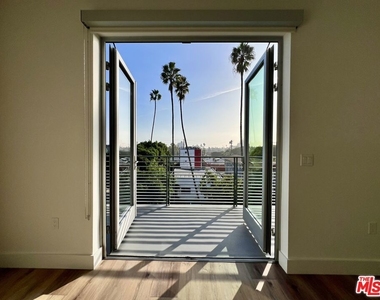 5801 Camerford Avenue - Photo Thumbnail 14