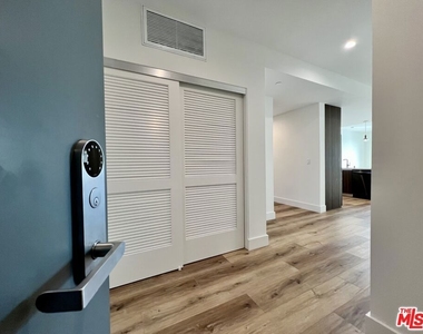 5801 Camerford Avenue - Photo Thumbnail 1