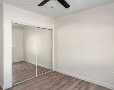 601 W 49th Street - Photo Thumbnail 5