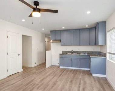 601 W 49th Street - Photo Thumbnail 1