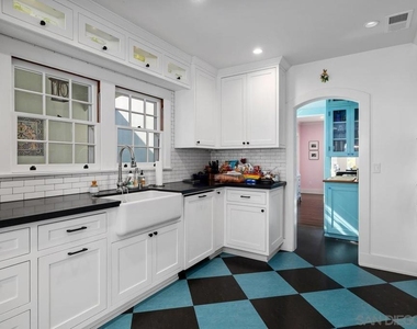 532 Marina Ave - Photo Thumbnail 12
