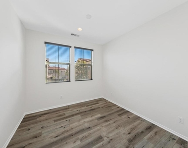 1257 Calle Datura - Photo Thumbnail 10
