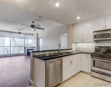 300 W Beech St - Photo Thumbnail 8
