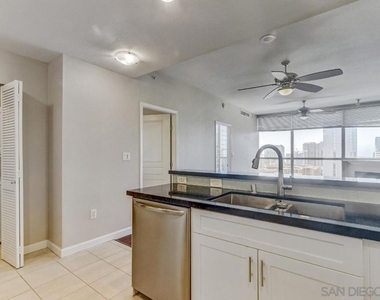 300 W Beech St - Photo Thumbnail 9