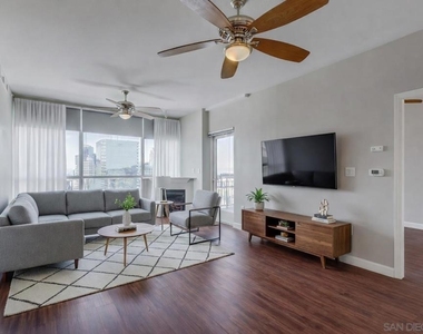 300 W Beech St - Photo Thumbnail 3