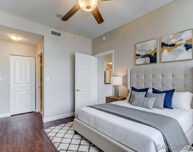 300 W Beech St - Photo Thumbnail 18