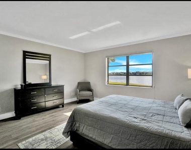 300 Croton Avenue - Photo Thumbnail 11