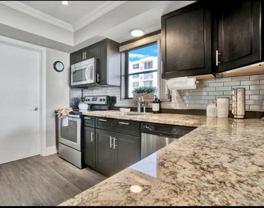 300 Croton Avenue - Photo Thumbnail 5