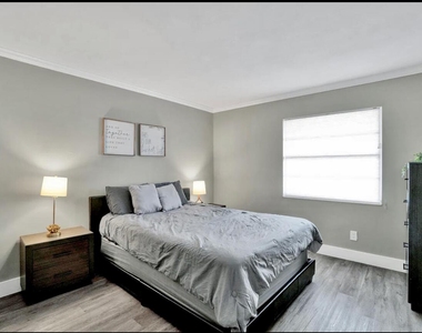 300 Croton Avenue - Photo Thumbnail 12