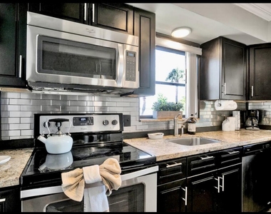 300 Croton Avenue - Photo Thumbnail 6