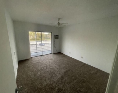 66 Easthampton C - Photo Thumbnail 10