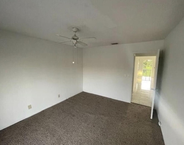 66 Easthampton C - Photo Thumbnail 9