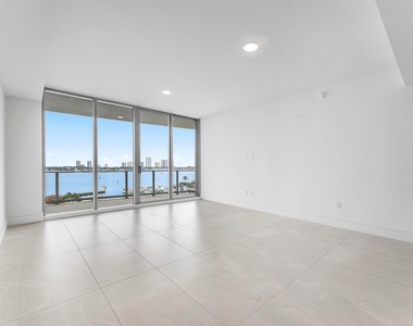 220 Lake Shore Drive - Photo Thumbnail 10