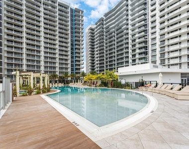 220 Lake Shore Drive - Photo Thumbnail 49