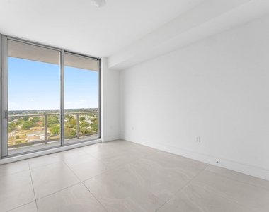 220 Lake Shore Drive - Photo Thumbnail 25