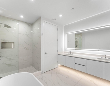 220 Lake Shore Drive - Photo Thumbnail 21