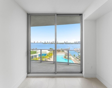 220 Lake Shore Drive - Photo Thumbnail 19