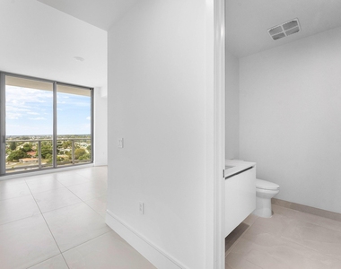 220 Lake Shore Drive - Photo Thumbnail 34