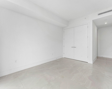 220 Lake Shore Drive - Photo Thumbnail 26