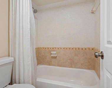 2525 Florida Boulevard - Photo Thumbnail 10