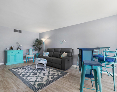 2525 Florida Boulevard - Photo Thumbnail 5