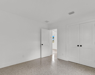 601 Paulina Road - Photo Thumbnail 16