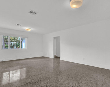 601 Paulina Road - Photo Thumbnail 9