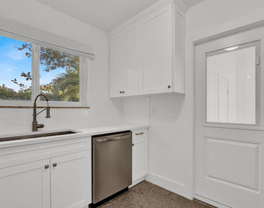601 Paulina Road - Photo Thumbnail 12