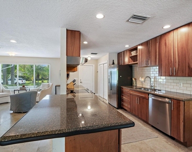 356 Mars Avenue - Photo Thumbnail 10
