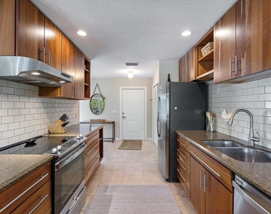 356 Mars Avenue - Photo Thumbnail 12