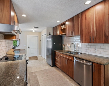 356 Mars Avenue - Photo Thumbnail 11