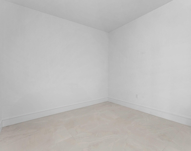 220 Lake Shore Drive - Photo Thumbnail 26