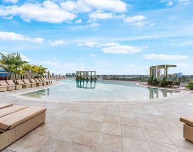 220 Lake Shore Drive - Photo Thumbnail 31