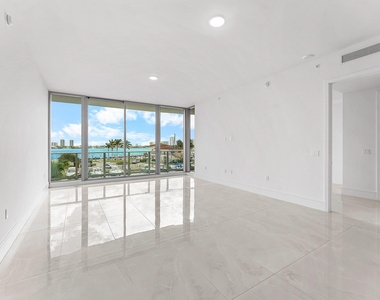220 Lake Shore Drive - Photo Thumbnail 9