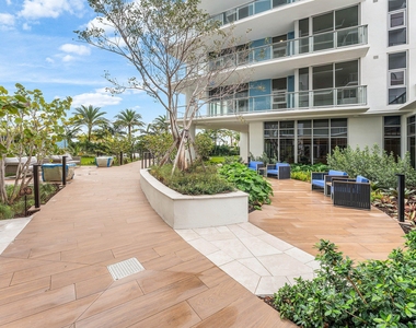220 Lake Shore Drive - Photo Thumbnail 42