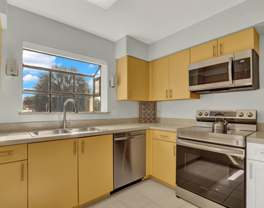 4004 Sw Osprey Creek Way - Photo Thumbnail 10