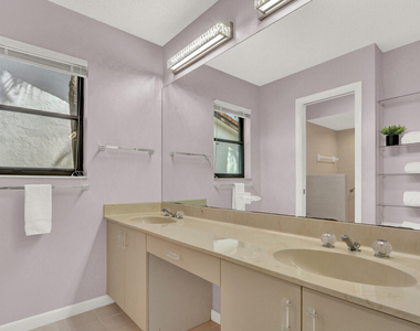 4004 Sw Osprey Creek Way - Photo Thumbnail 16