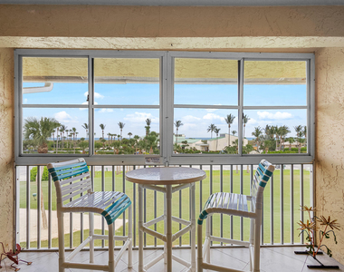 2400 S Ocean Drive - Photo Thumbnail 3