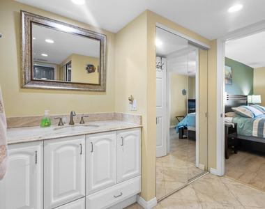 2400 S Ocean Drive - Photo Thumbnail 5